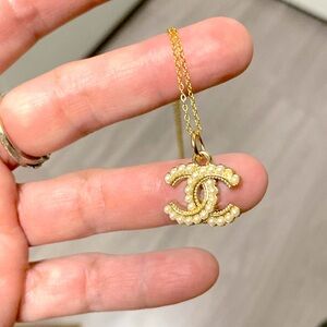 VINTAGE CHANEL ZIPPER PULL